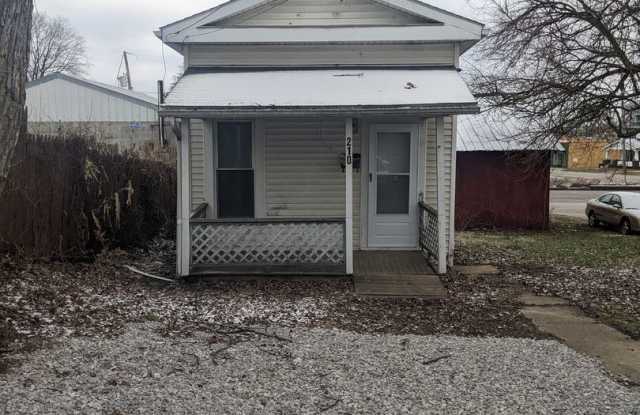 210 Pleasant Street - 210 Pleasant Street, Ashland, OH 44805