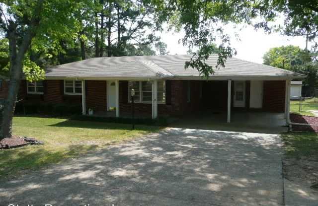 2310 Cloyd Boulevard - 2310 Cloyd Blvd, Florence, AL 35630