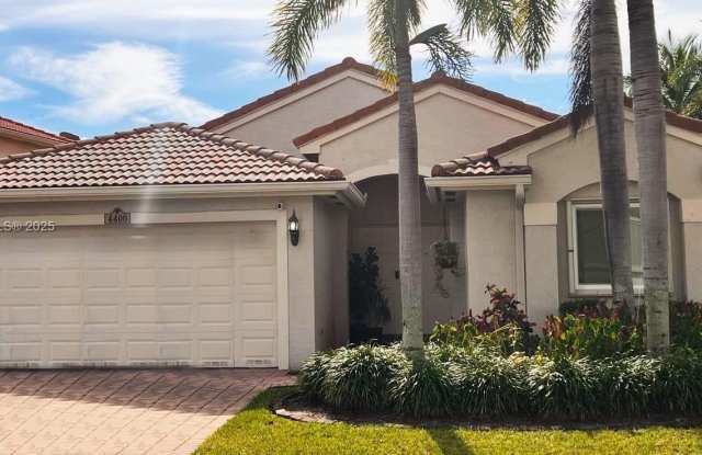 4400 Banyan Trails Dr