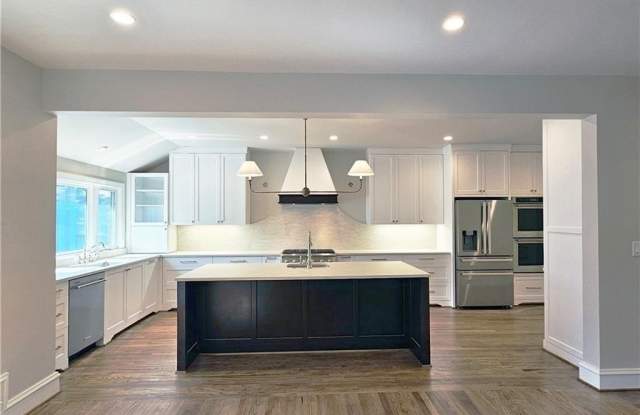 5650 River Oaks Place