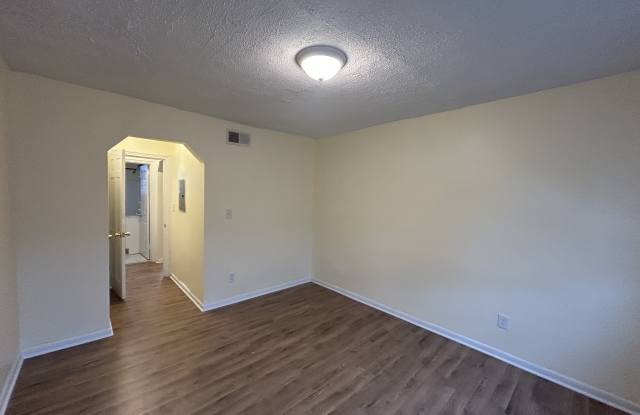 4329 Halley Terrace Southeast - 3