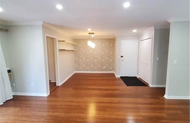 972 Sierra Vista Lane