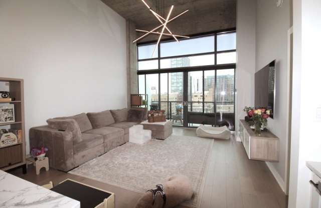 Photo of 321 South Sangamon Street