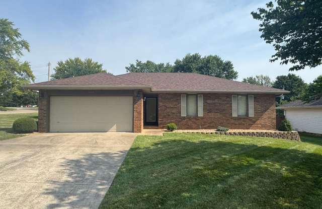 Move-In Ready! 605 E Maplewood St
