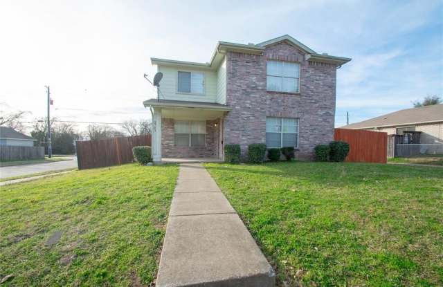 2703 Clayton Oaks Drive - 2703 Clayton Oaks Drive, Dallas, TX 75227