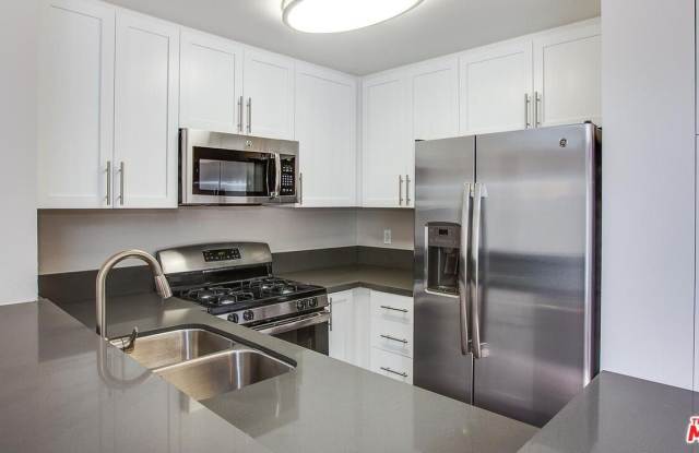 5940 N Las Virgenes Blvd