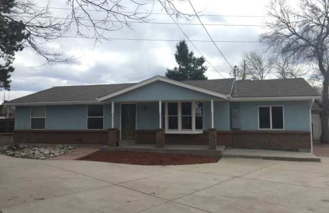 1883 South Chester Circle