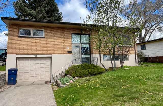 4bd 2bth Home with attached garage and 2 storage sheds - 925 Avenue B Northwest, Great Falls, MT 59404