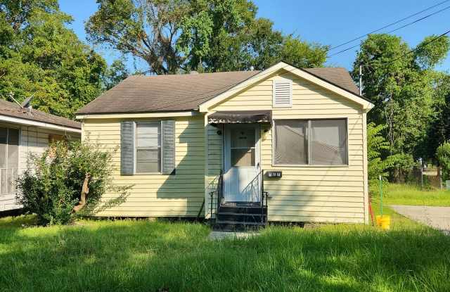 566 Crane Street