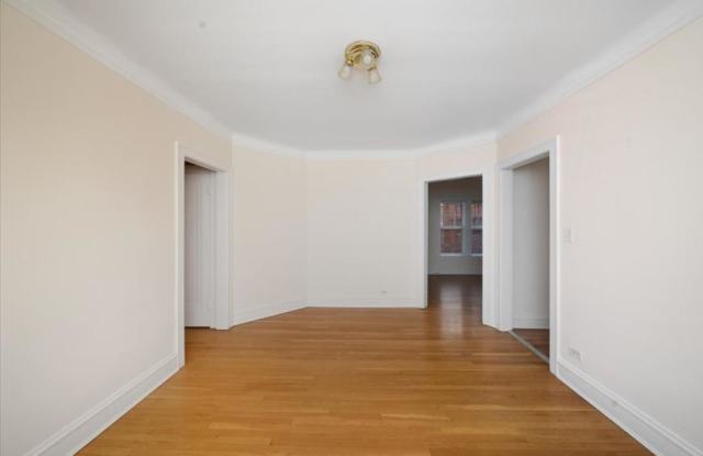 Photo of 735 Hinman Avenue