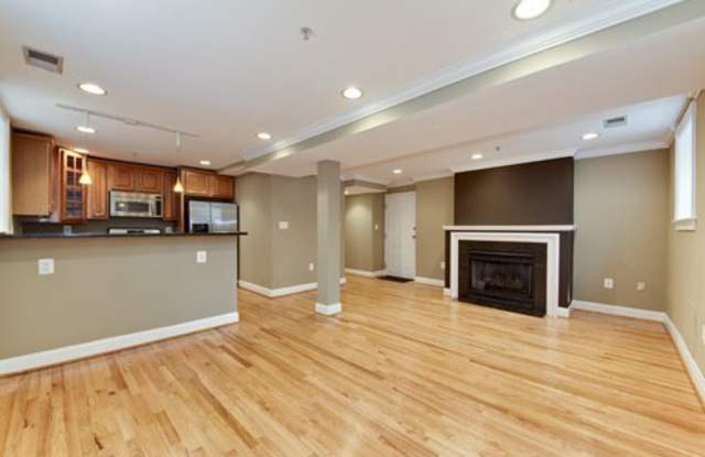 1443 Oak St NW # T1