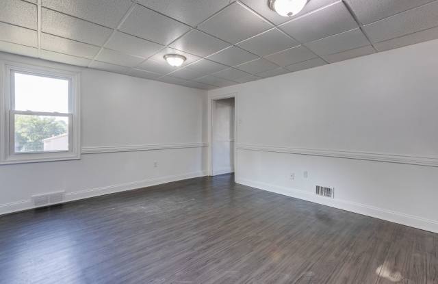 Available APRIL 2026 - Beautiful 2 bedroom home in Mt Washington!