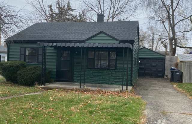 Beautiful single family, hardwood floors, fenced in back yard, 1 car garage.