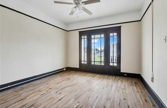 2765 N ROCHEBLAVE Street