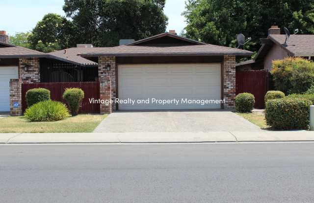 Photo of Updated 2 Bedroom Duplex Ready To Go!!!