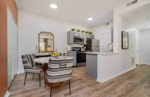 Warner West Apartments