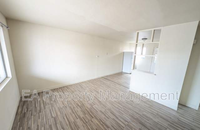 1010 Palomas Drive SE