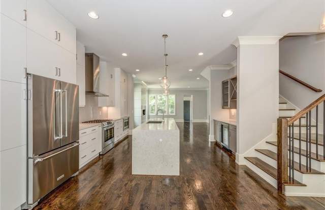 Photo of 3565 Blair Circle NE