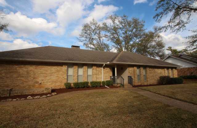 Coming Soon! Spacious 4 Bed/3 Bath Home in Tyler with a hot tub! photos photos