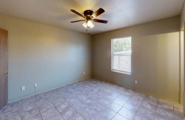 1420 S. Sandburg - 1420 South Sandburg Drive, Deming, NM 88030