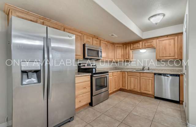 2801 S Harrow Ct Bsmt
