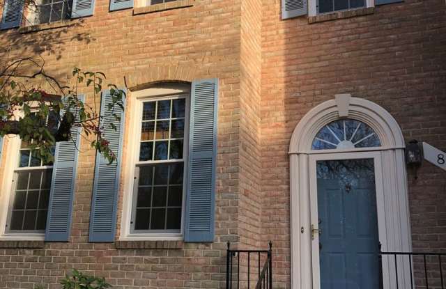 Spacious Townhome, Great Location!