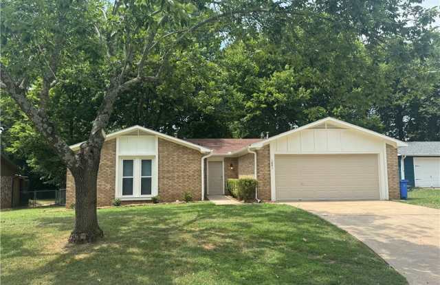 1841 N Seminole Court
