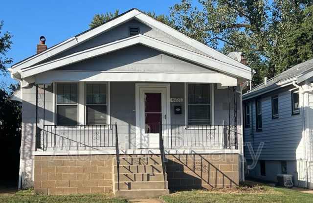 6221 Fyler Ave