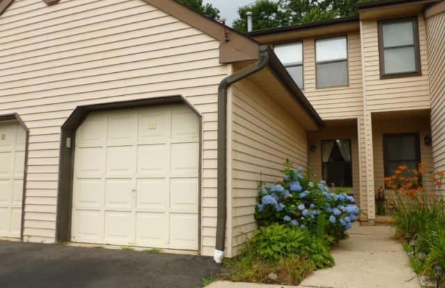 112 SEQUOIA CT - 112 Sequoia Court, Hunterdon County, NJ 08822