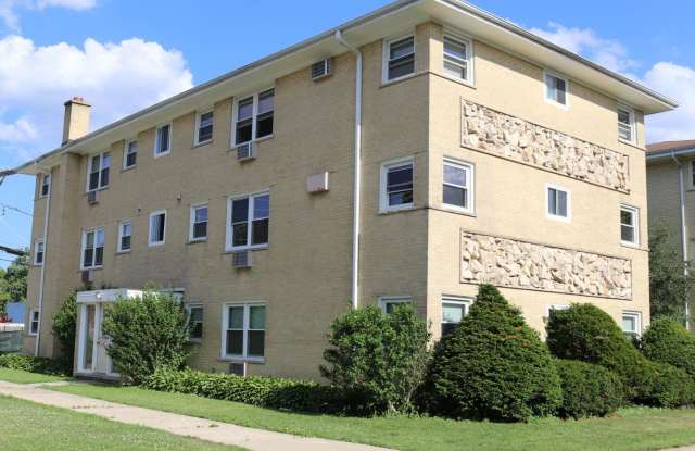 Photo of 6555 N Natoma Avenue unit: 2W