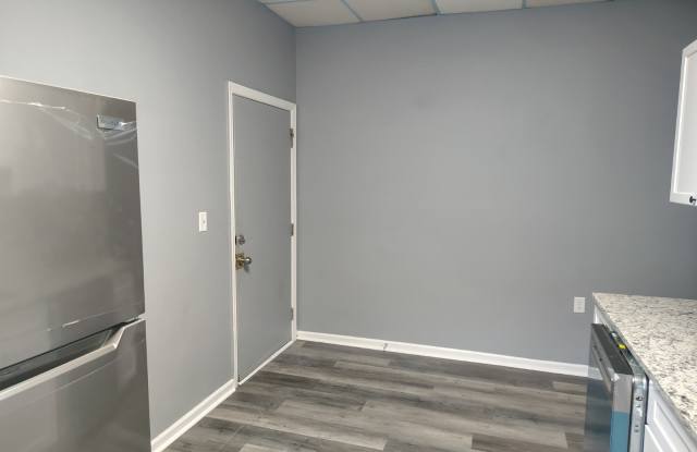 743 Park Street, Apt 4E