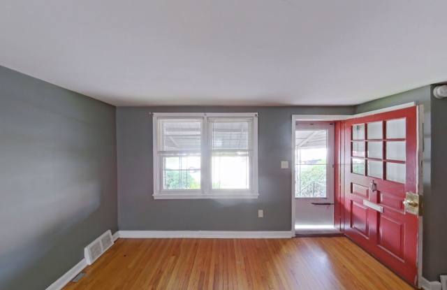 3 Bedroom Single Family Home in Harrisburg!