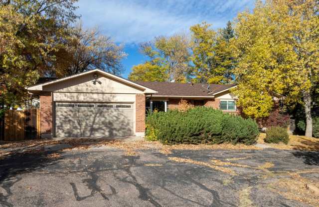 Comfortable Ranch-Style Living with Large Fenced Backyard!