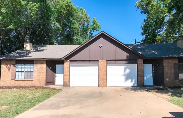 2411  W Magnolia  ST - 2411 West Magnolia Street, Rogers, AR 72758