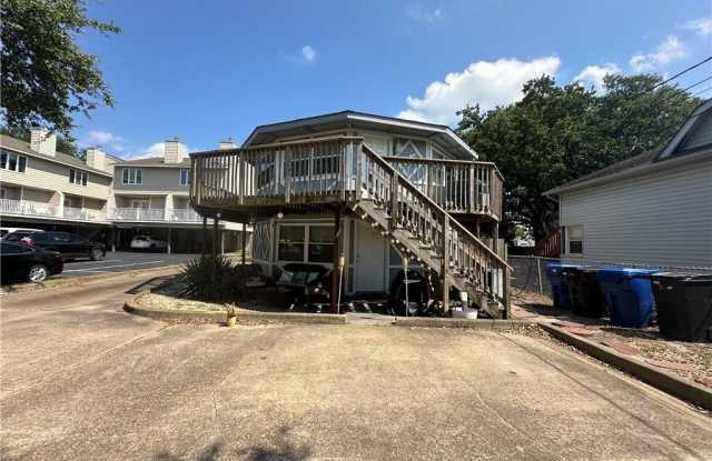 Photo of 3221 Page Avenue