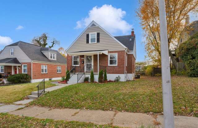 Photo of 4923 Lasalle Ave