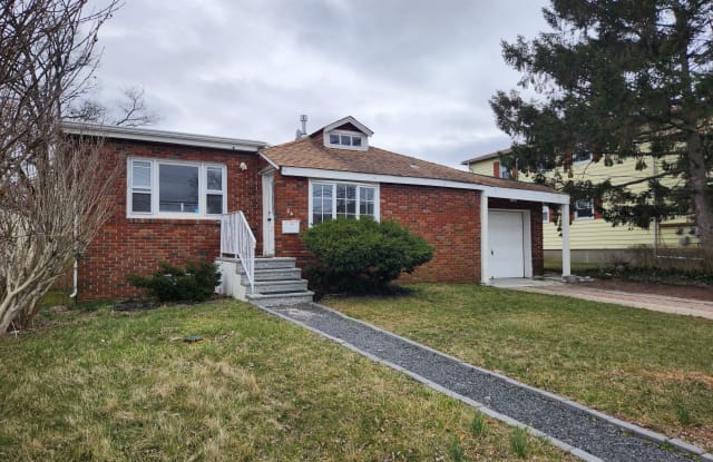 24 Oceanview Avenue - 24 Oceanview Avenue, Keansburg, NJ 07734