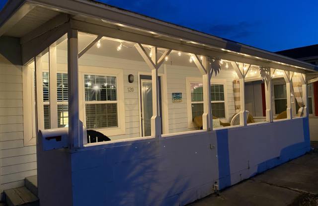 Photo of 120 8TH Avenue N