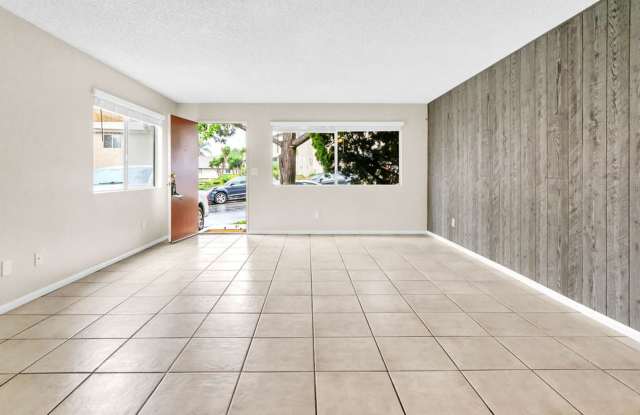 Great Three bedroom in UTC! Available now!