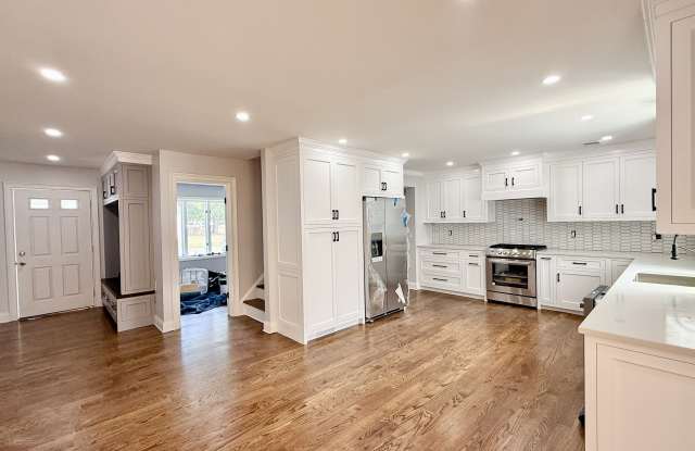 40 East Pasadena Place