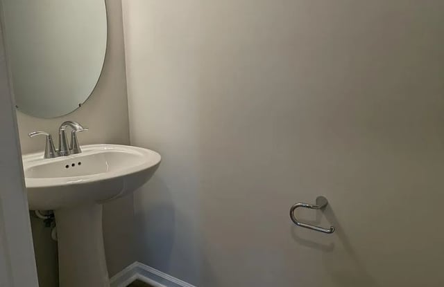 Room in 4 Bedroom Home at Bayou Dr