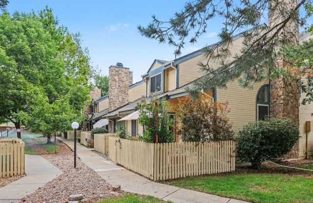 Townhome with Spacious, Light-Filled Floor Plan - Pomona - Arvada - Available NOW!