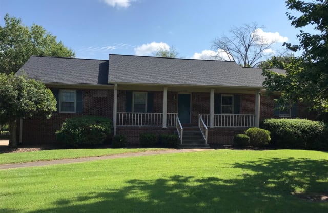 302 Parkview - 302 Parkview Dr, Columbia, TN 38401