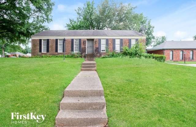 1797 San Bernardo Avenue - 1797 San Bernardo Avenue, Memphis, TN 38116