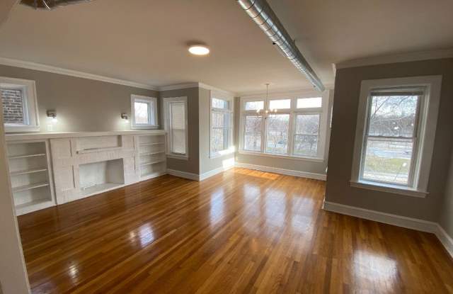 1042 North Kedzie Avenue