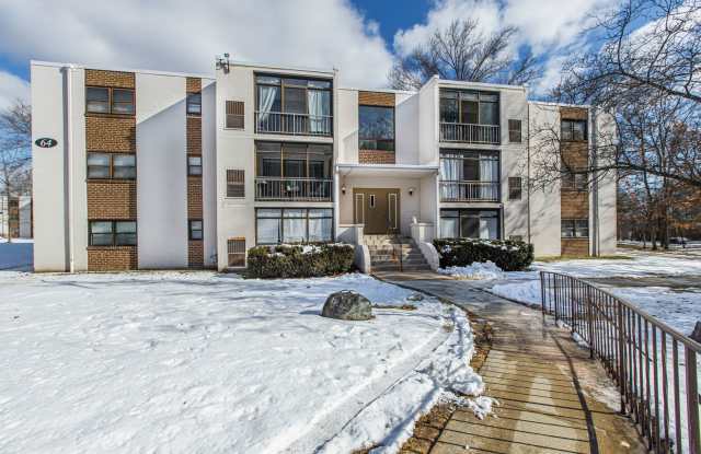 1 Bedroom Condo Walking distance to UofD