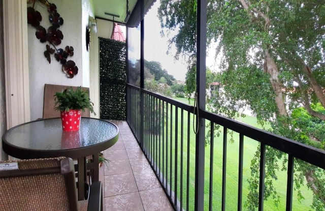 Photo of 291 S Hollybrook Dr