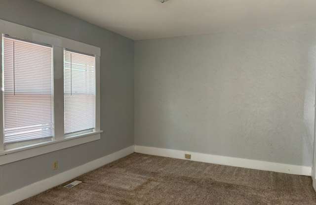 Beautiful 2 bed/ 1 bath