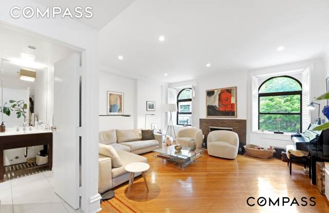 152 East 74th Street