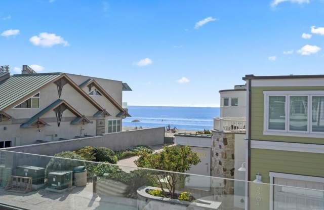 2211 Ocean Front